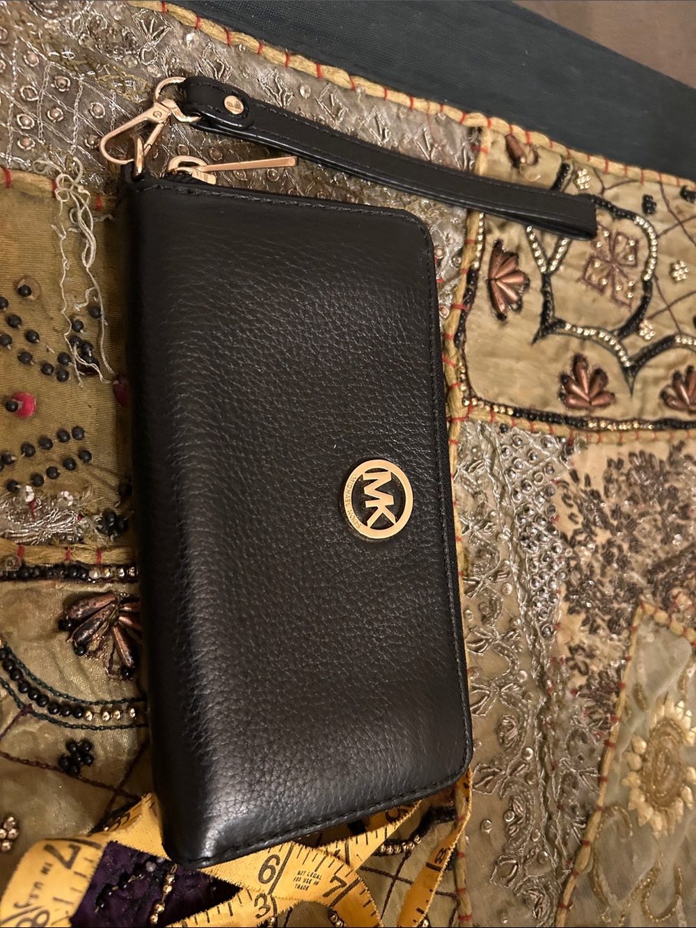 Accessories Subcategory Identification. In great condition. Real leather